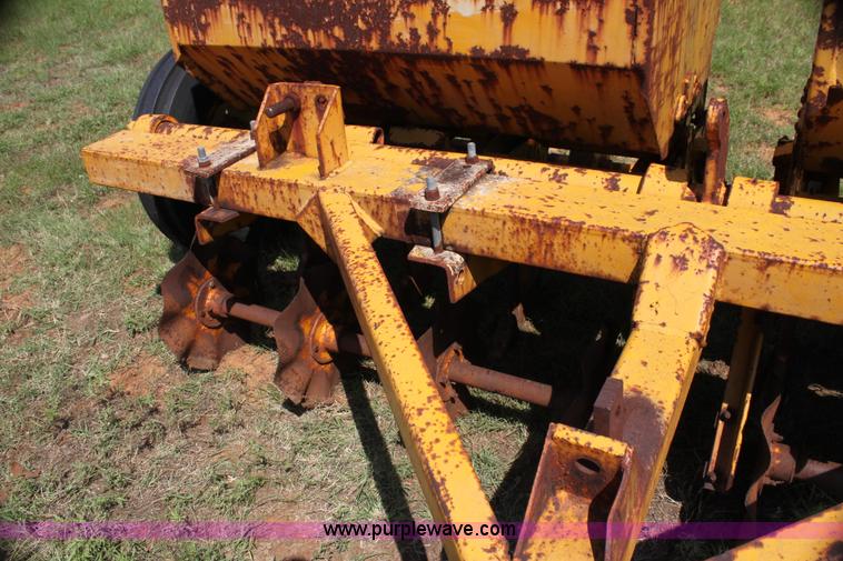image for item G4018 Midland 10' pasture drill