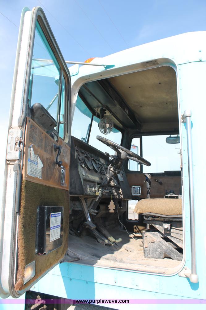 image for item G5743 1993 Kenworth W900 oilfield fabricated cement mixer truck