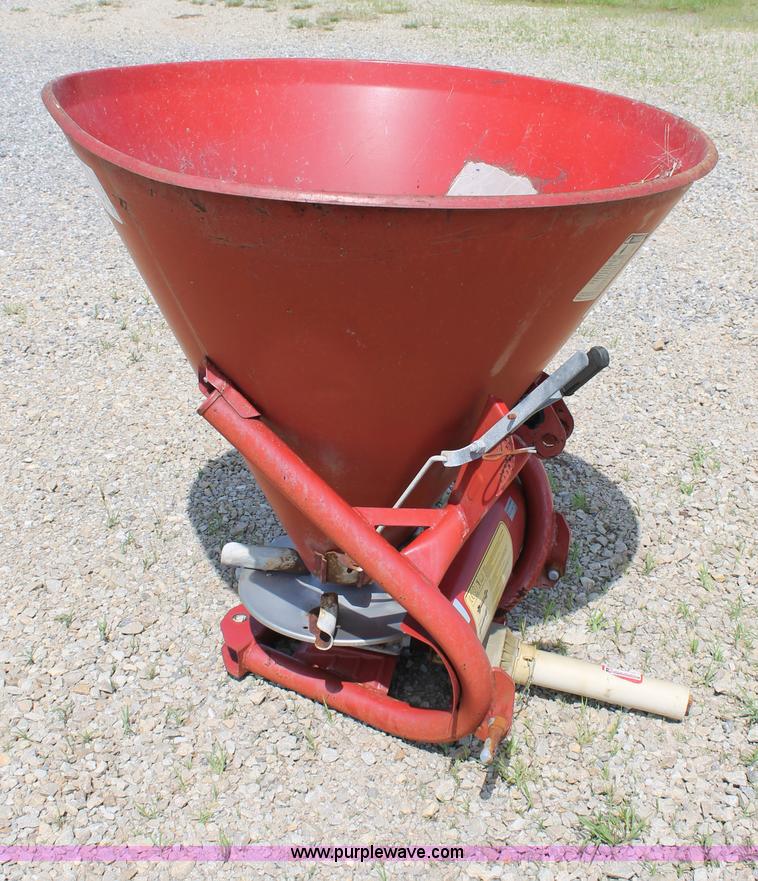 image for item G5748 2004 Cosmo 500 seeder/spreader