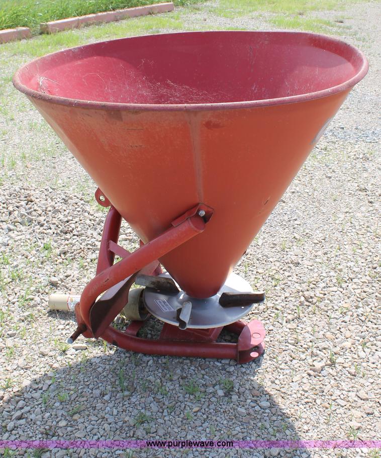 image for item G5748 2004 Cosmo 500 seeder/spreader