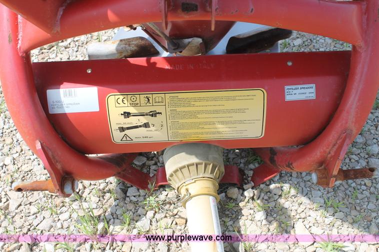 image for item G5748 2004 Cosmo 500 seeder/spreader