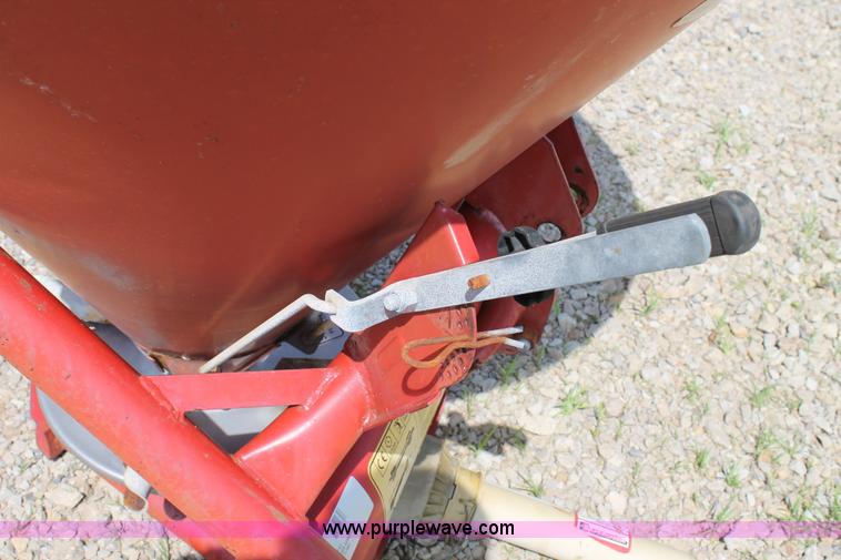 image for item G5748 2004 Cosmo 500 seeder/spreader
