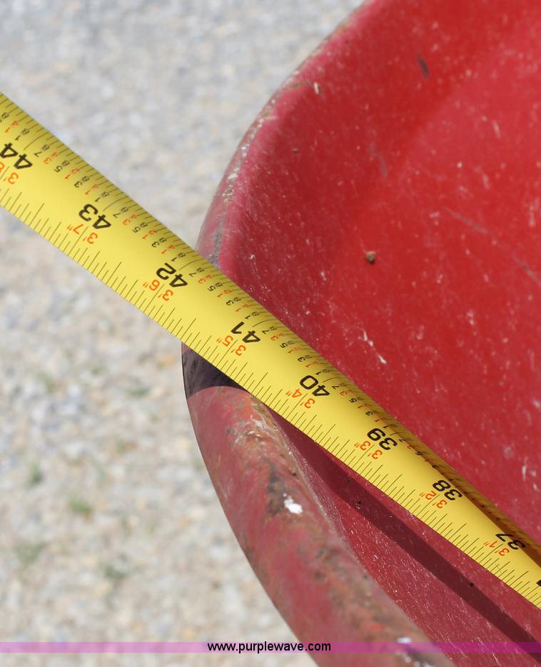 image for item G5748 2004 Cosmo 500 seeder/spreader