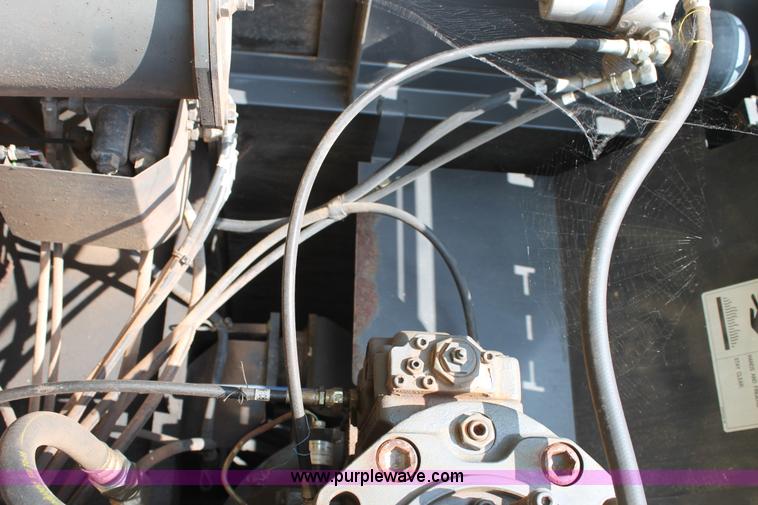 image for item G5751 2003 Case CX330 excavator