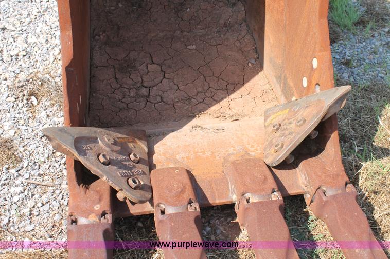 image for item G5752 Esco excavator bucket