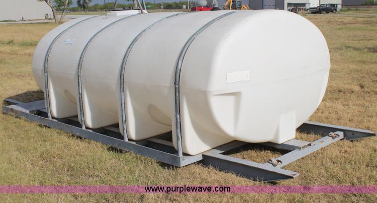 image for item G5758 2,035 gallon water tank