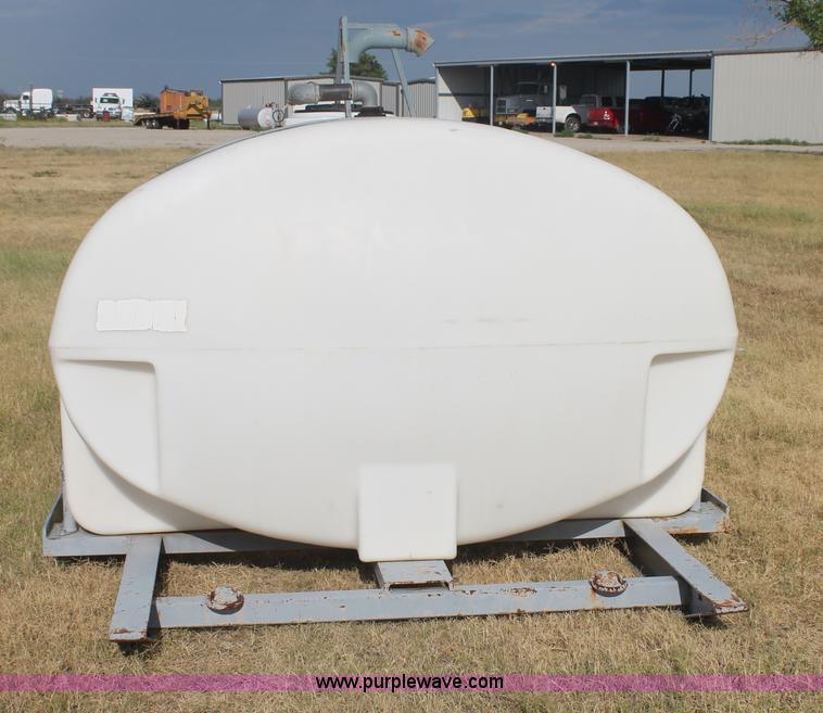 image for item G5758 2,035 gallon water tank