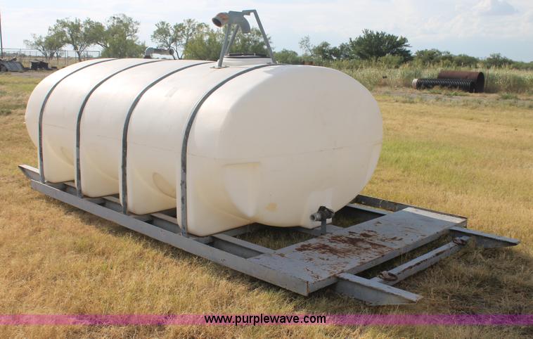 image for item G5758 2,035 gallon water tank