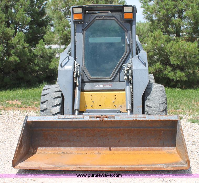 image for item G5786 2001 New Holland LS190 skid steer