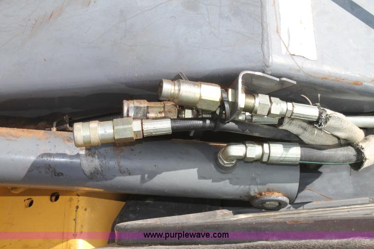 image for item G5786 2001 New Holland LS190 skid steer