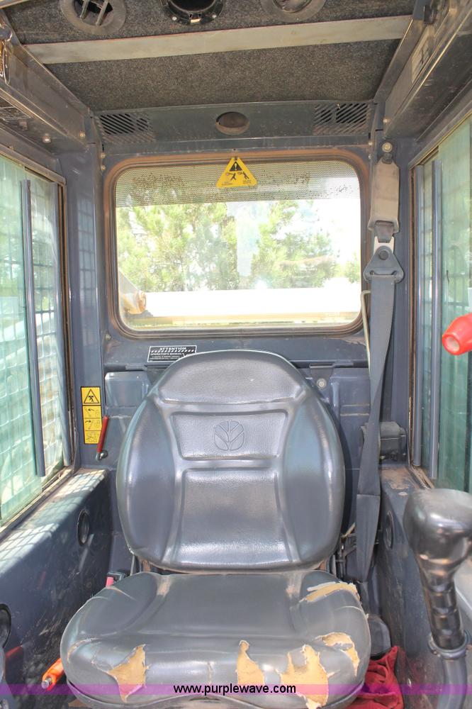 image for item G5786 2001 New Holland LS190 skid steer