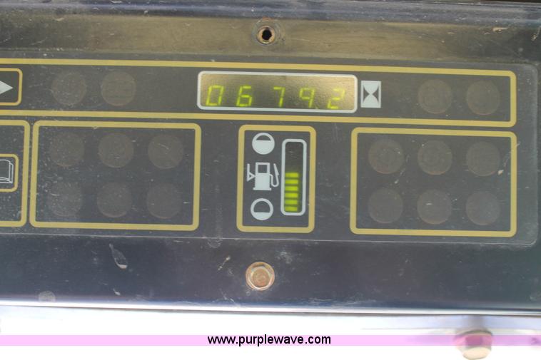 image for item G5786 2001 New Holland LS190 skid steer