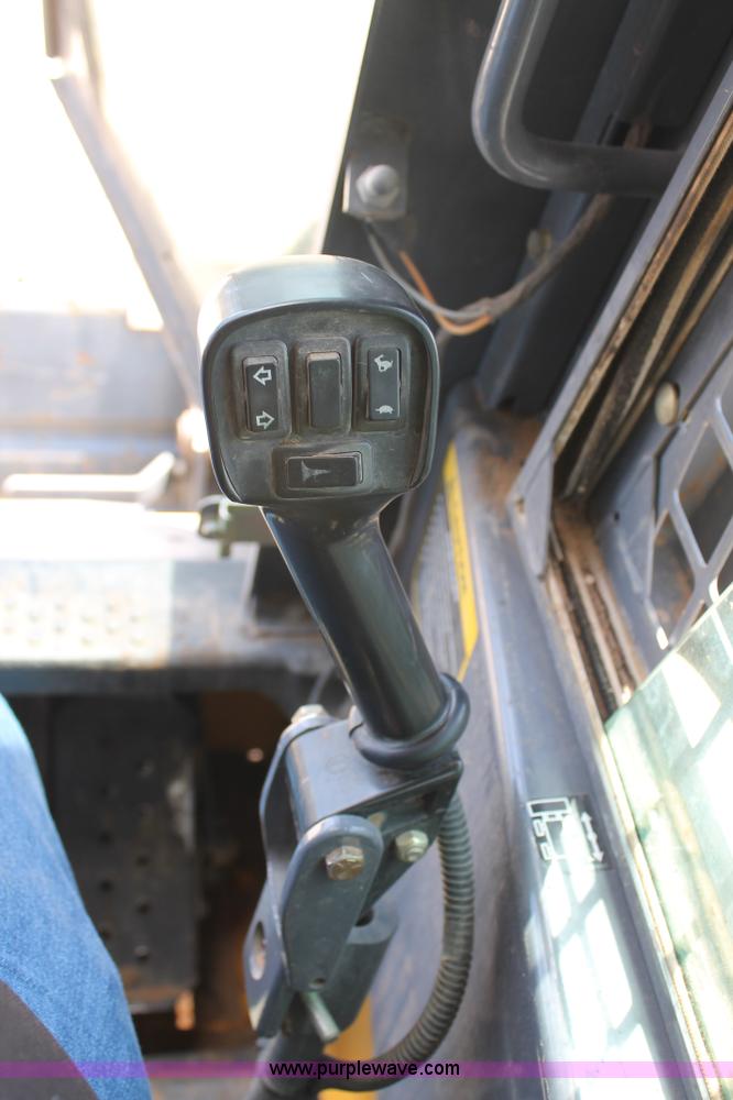 image for item G5786 2001 New Holland LS190 skid steer