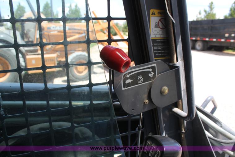 image for item G5786 2001 New Holland LS190 skid steer