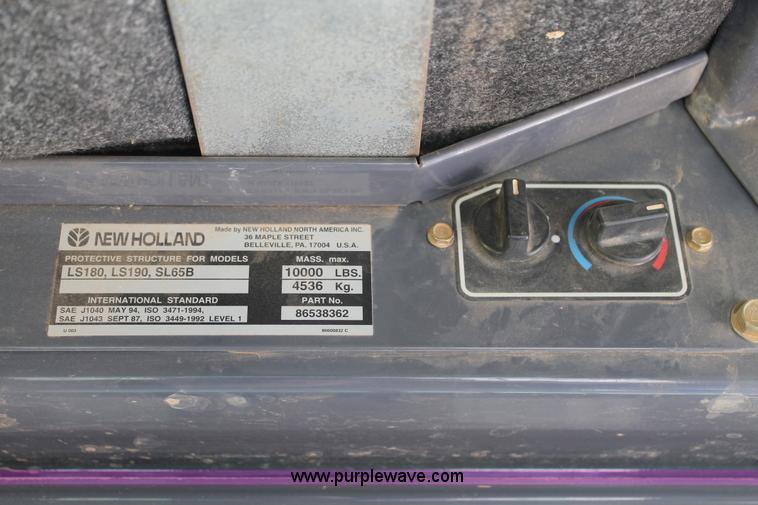 image for item G5786 2001 New Holland LS190 skid steer