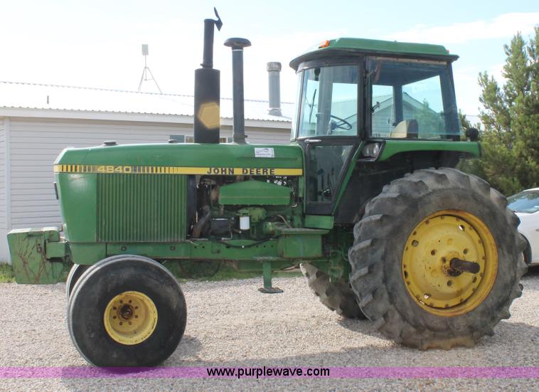 image for item G5788 1981 John Deere 4840 tractor
