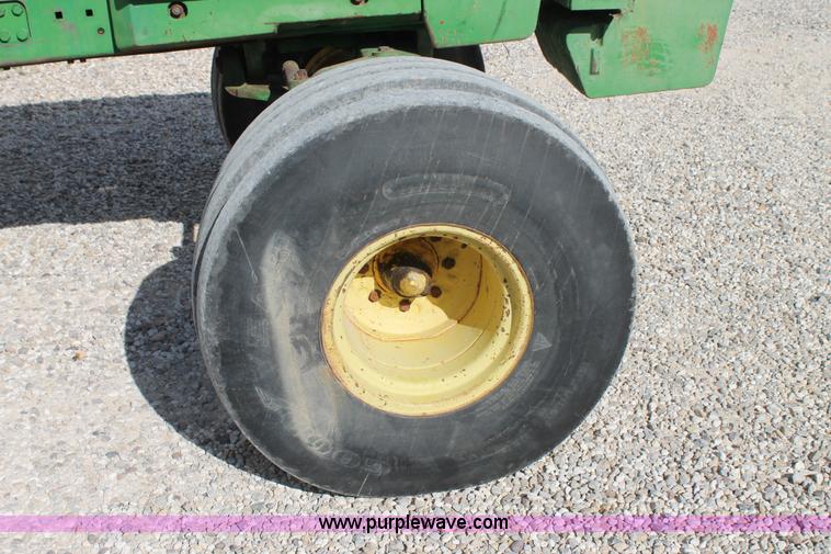 image for item G5788 1981 John Deere 4840 tractor