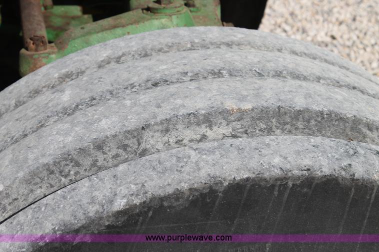 image for item G5788 1981 John Deere 4840 tractor