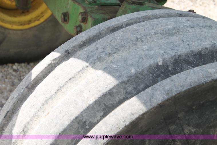 image for item G5788 1981 John Deere 4840 tractor