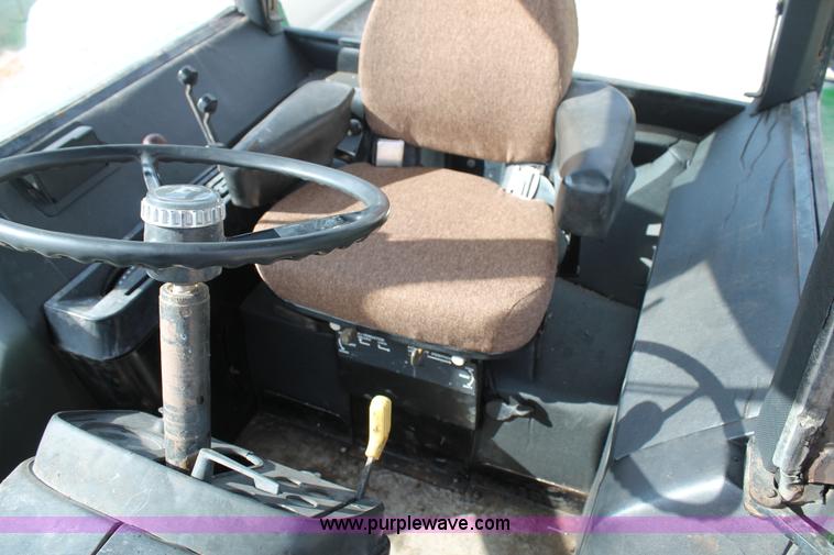 image for item G5788 1981 John Deere 4840 tractor