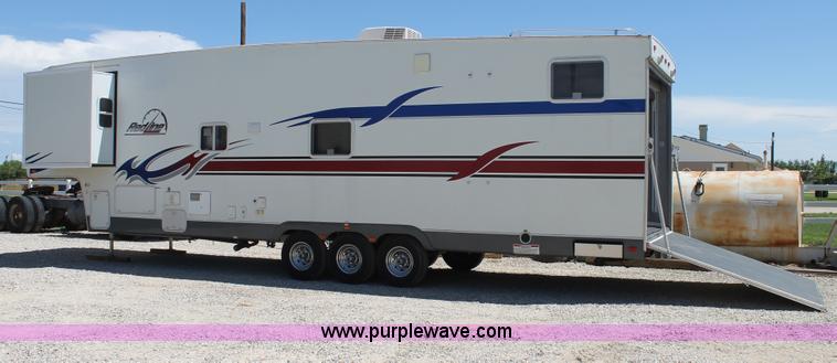 image for item G5789 2007 Fleetwood 37.5' fifth wheel travel trailer