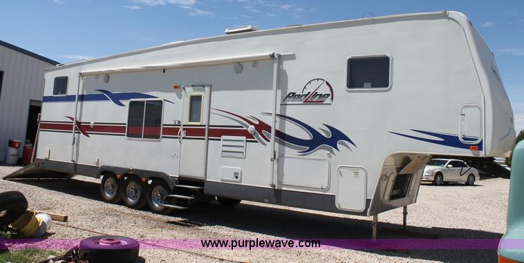 image for item G5789 2007 Fleetwood 37.5' fifth wheel travel trailer