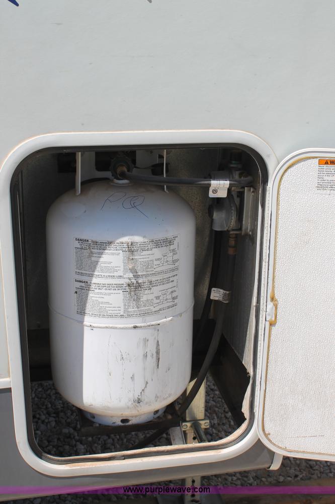 image for item G5789 2007 Fleetwood 37.5' fifth wheel travel trailer