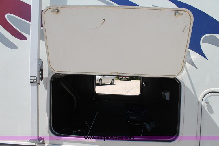image for item G5789 2007 Fleetwood 37.5' fifth wheel travel trailer