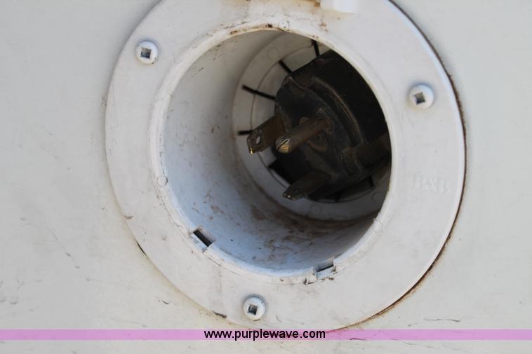 image for item G5789 2007 Fleetwood 37.5' fifth wheel travel trailer