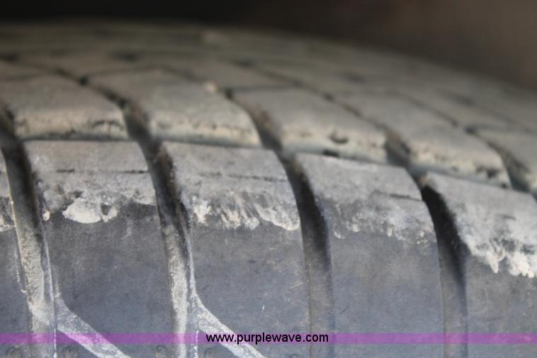 image for item G5789 2007 Fleetwood 37.5' fifth wheel travel trailer