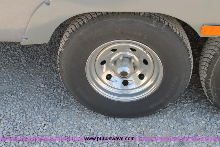 image for item G5789 2007 Fleetwood 37.5' fifth wheel travel trailer