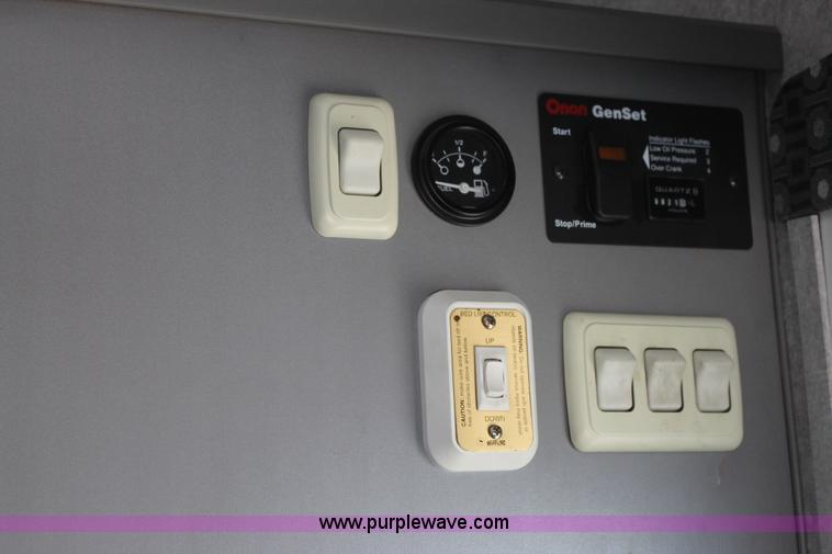 image for item G5789 2007 Fleetwood 37.5' fifth wheel travel trailer