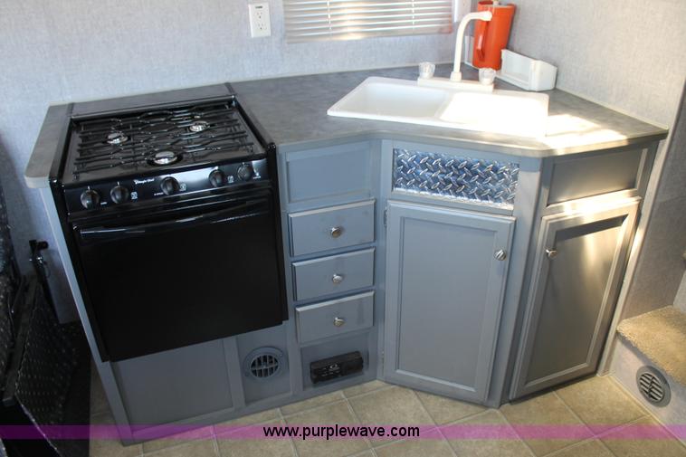 image for item G5789 2007 Fleetwood 37.5' fifth wheel travel trailer