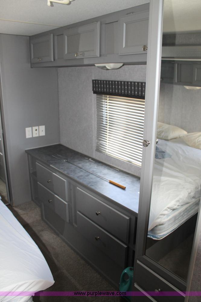 image for item G5789 2007 Fleetwood 37.5' fifth wheel travel trailer