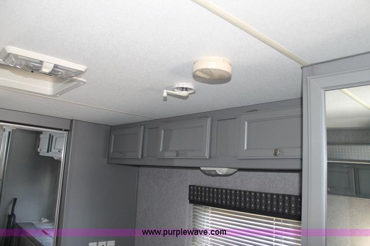 image for item G5789 2007 Fleetwood 37.5' fifth wheel travel trailer