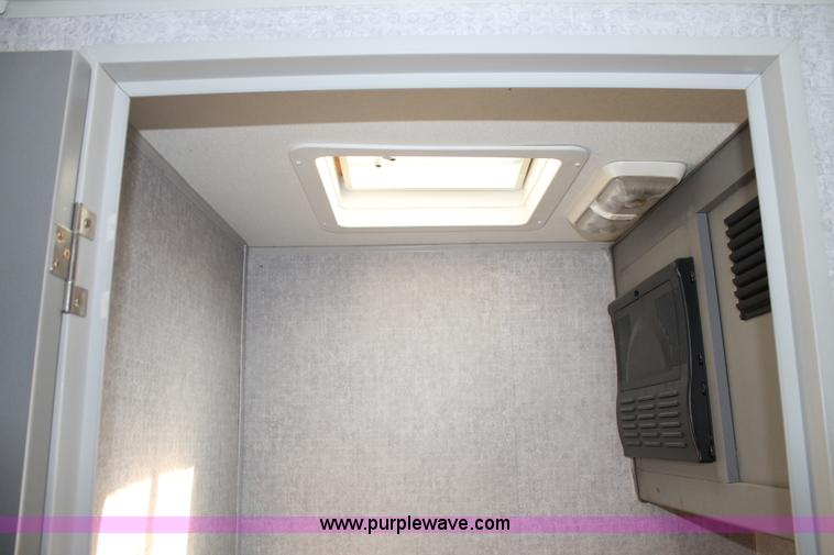 image for item G5789 2007 Fleetwood 37.5' fifth wheel travel trailer