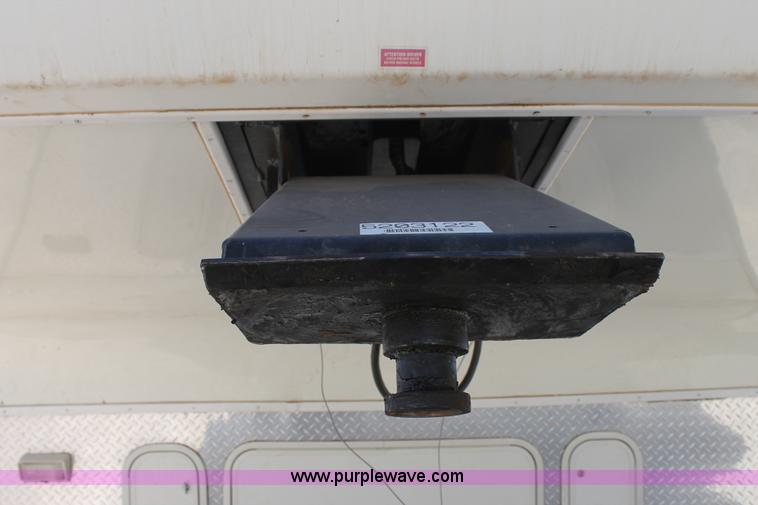 image for item G5789 2007 Fleetwood 37.5' fifth wheel travel trailer