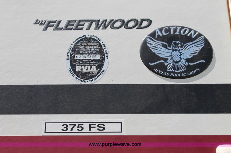 image for item G5789 2007 Fleetwood 37.5' fifth wheel travel trailer