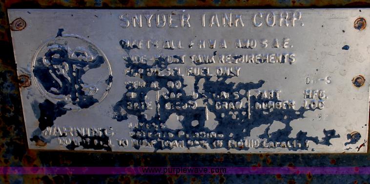 image for item G5790 1991 International 8200 semi truck