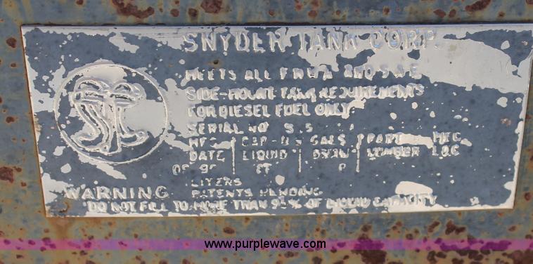 image for item G5790 1991 International 8200 semi truck