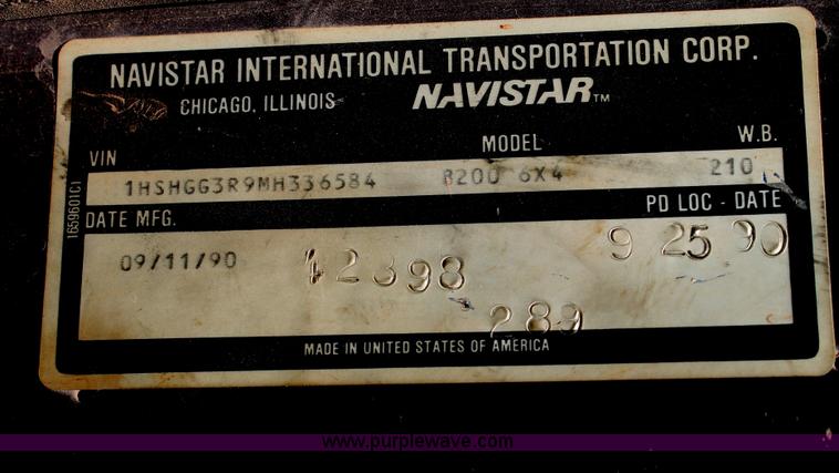 image for item G5790 1991 International 8200 semi truck