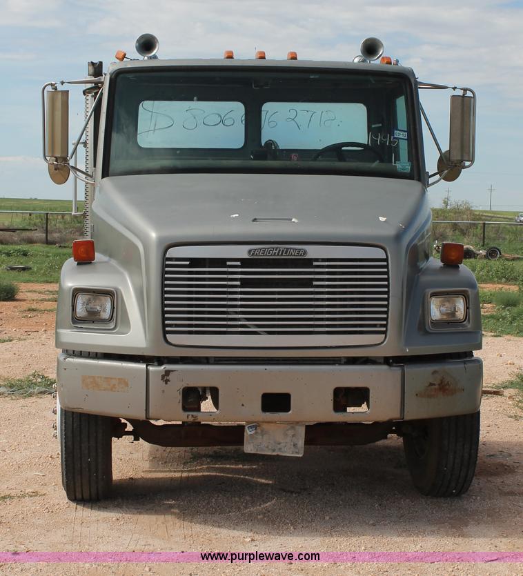 image for item G5794 1995 Freightliner FL70 semi truck