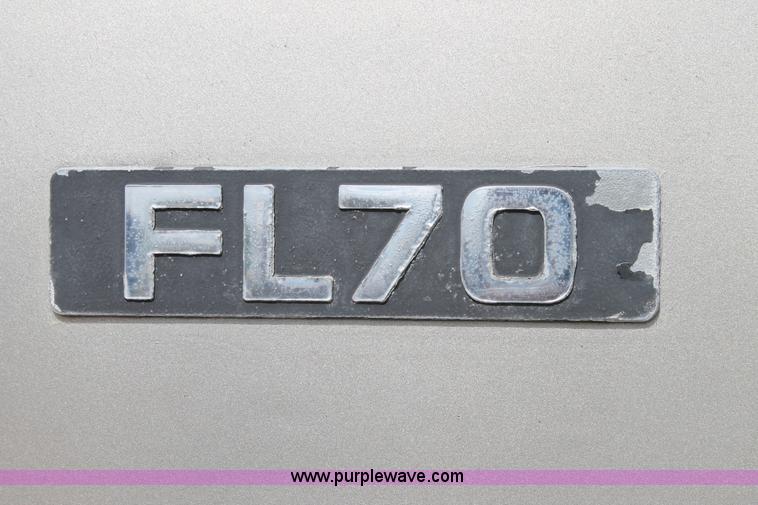 image for item G5794 1995 Freightliner FL70 semi truck