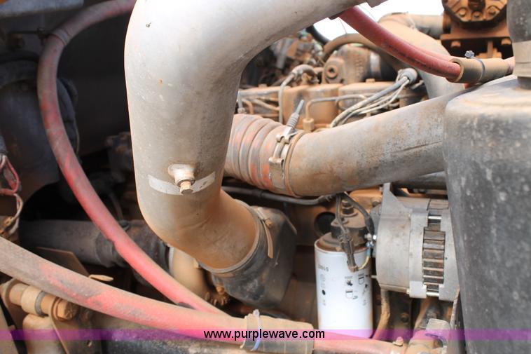 image for item G5794 1995 Freightliner FL70 semi truck