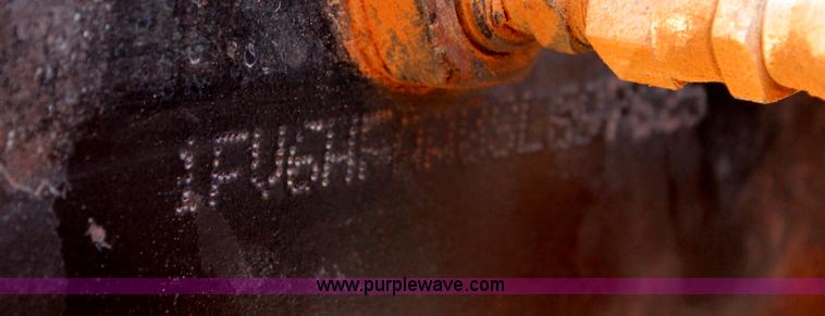 image for item G5794 1995 Freightliner FL70 semi truck