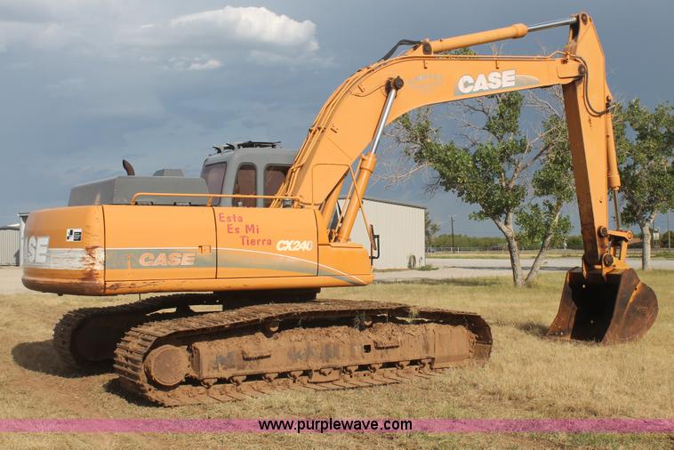 image for item G5799 2002 Case CX240 excavator