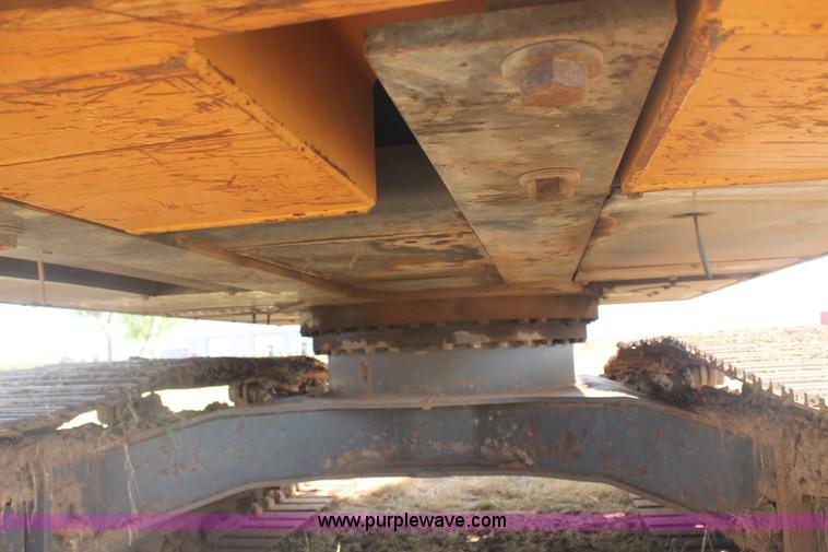 image for item G5799 2002 Case CX240 excavator