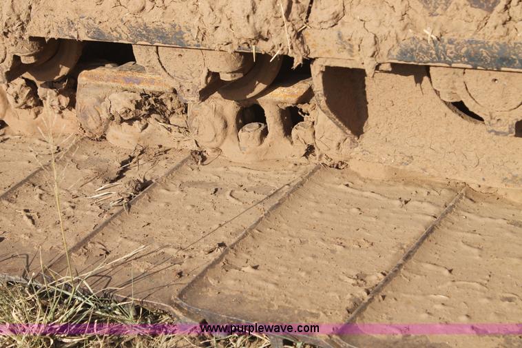 image for item G5799 2002 Case CX240 excavator