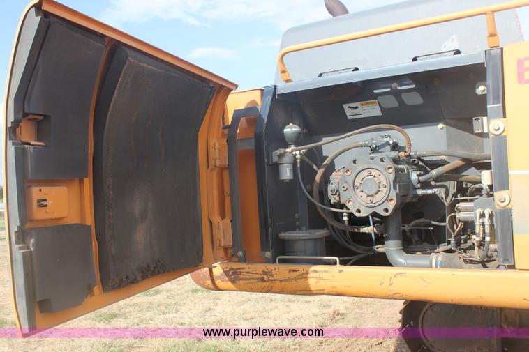 image for item G5799 2002 Case CX240 excavator