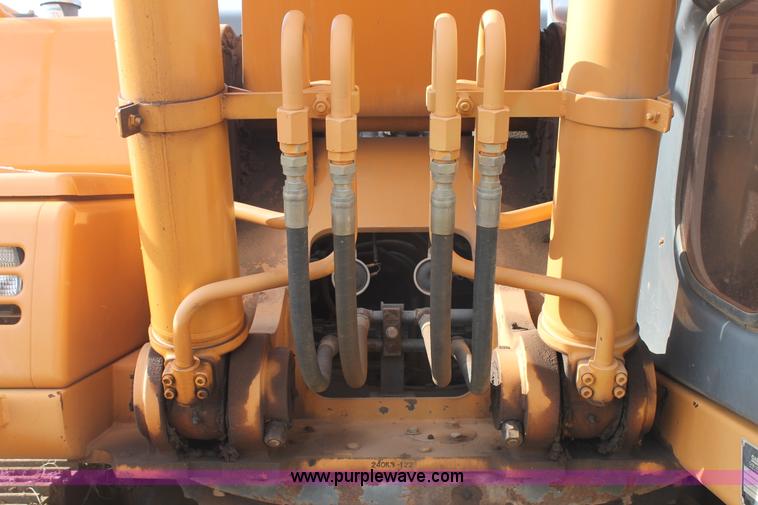 image for item G5799 2002 Case CX240 excavator